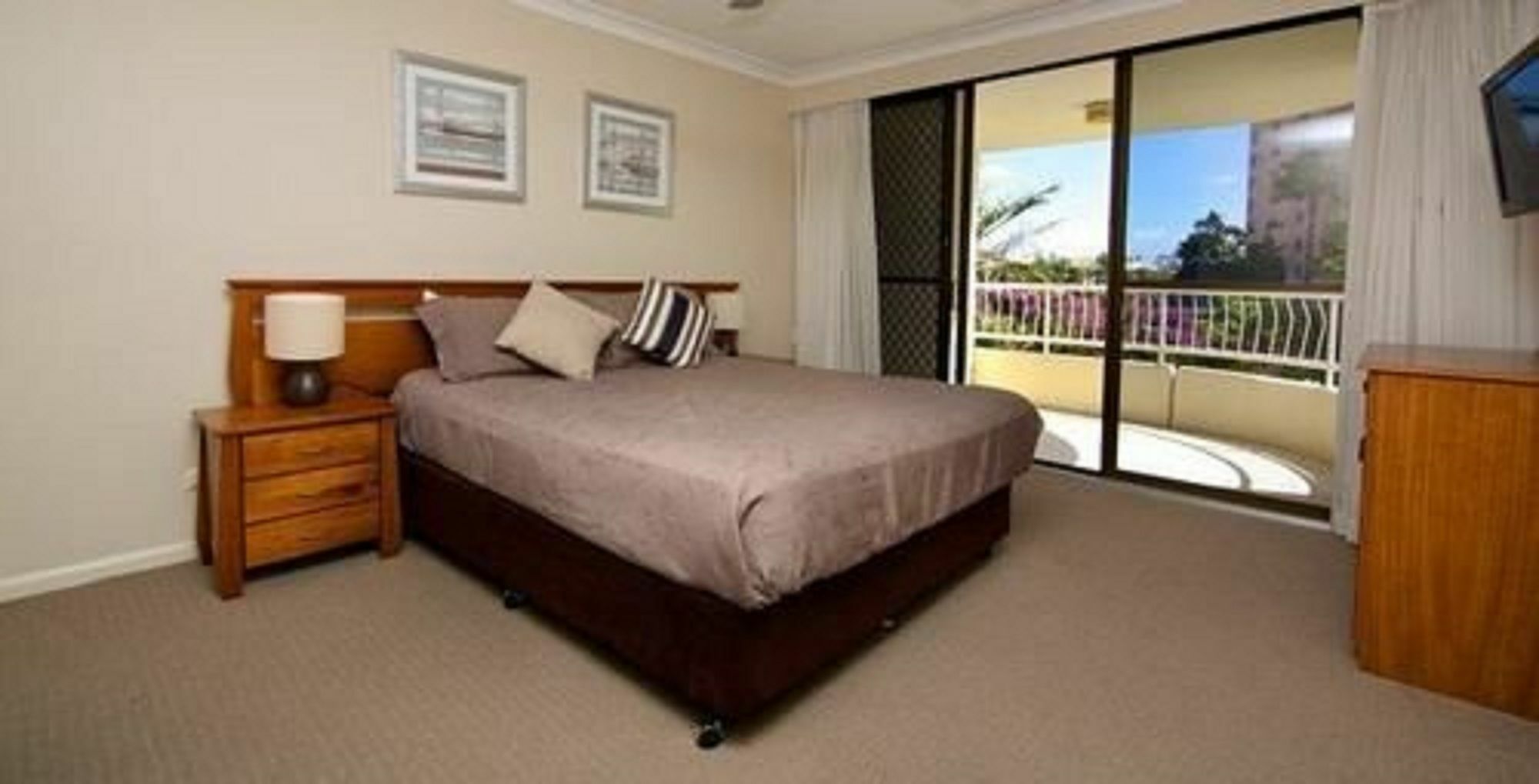 คาปรีคอร์เนียอพาร์ตเมนท์ Aparthotel โกลด์โคสต์ ภายนอก รูปภาพ
