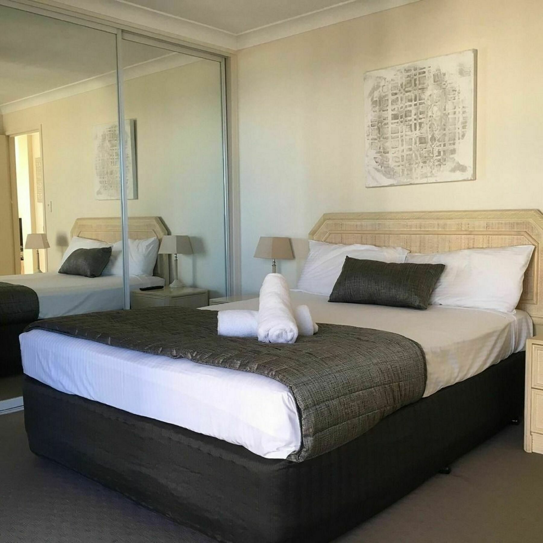 คาปรีคอร์เนียอพาร์ตเมนท์ Aparthotel โกลด์โคสต์ ภายนอก รูปภาพ